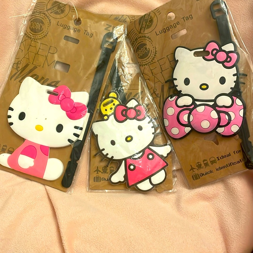 NWT Hello Kitty Set of 3 Luggage Tags - Picture 1 of 7